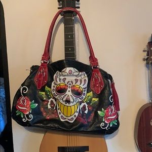 5/25 ❤️! 
Skull bag